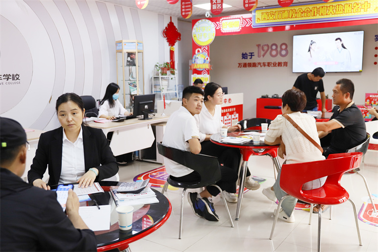【中考考前擇校指南】彎道搶跑,提前擇校