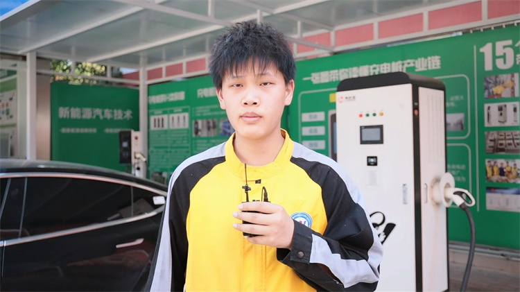 中考之外,技術之路——劉文豪的16歲選擇