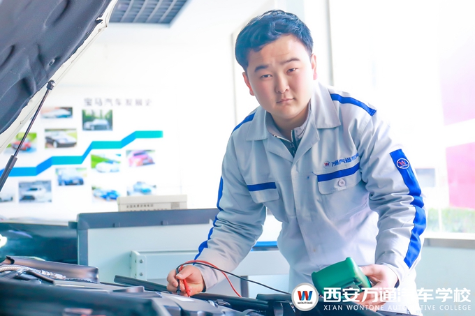 西安萬通汽車學校汽車新能源技術學子——楊超