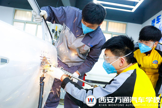 西安萬通汽車學校授課老師