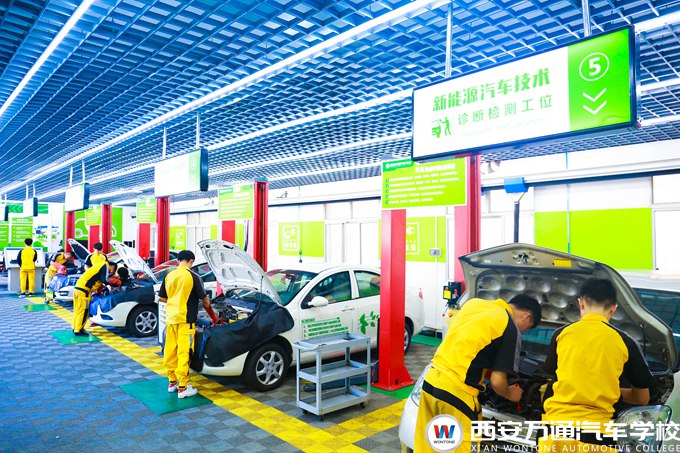 選專業就是選未來,初中生學什么技術好?