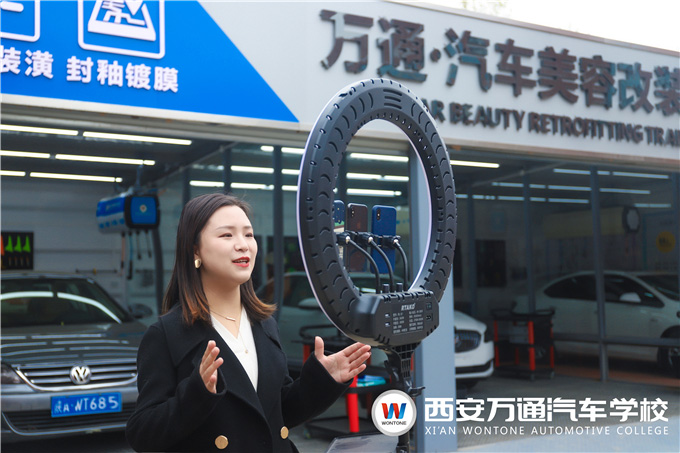 企業(yè)總監(jiān)在線解密行業(yè)前景,與學(xué)子暢談職業(yè)發(fā)展