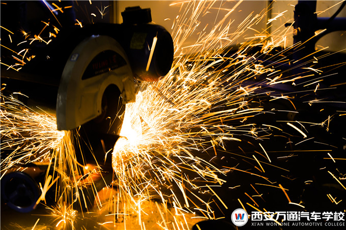 焊接行業就業怎么樣?多久能學會焊接技術?