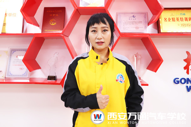 女老板來萬通進修技術:汽修行業不只是男性的天下!