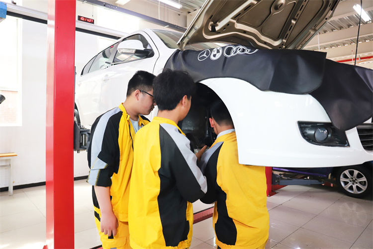 轉行學什么?二手車評估師了解一下!