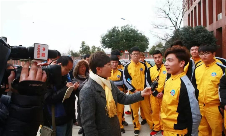 萬通實力|央視上榜品牌,領跑職教綻放精彩