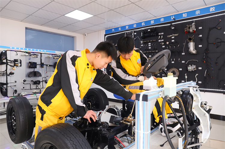 技能改變人生!職校生很具競爭力!