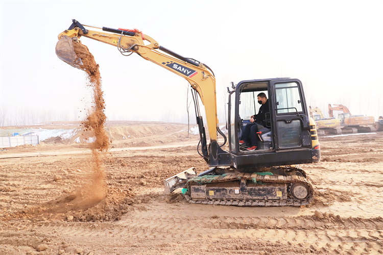 給你八大理由 學挖掘機專業一定要選西安萬通