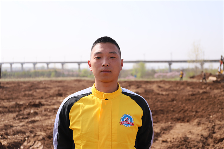 戎裝換校服，人生一樣精彩——周世豪