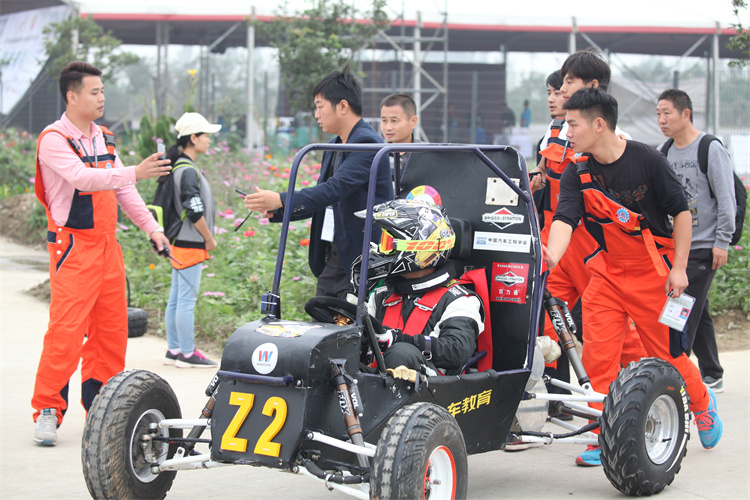 這個學校豪橫你不懂!五一帶你游長安,路費我買單!!!