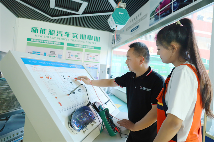 工信部預計:到2025年新能源汽修人才缺口率或達80%!