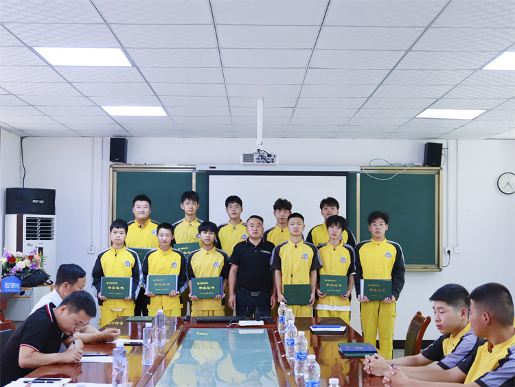 感恩母校,揚帆起航!我們畢業啦!