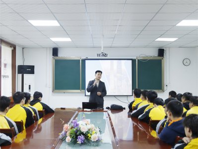 劉旺：見(jiàn)證優(yōu)秀的力量——萬(wàn)通優(yōu)秀畢業(yè)生母校行