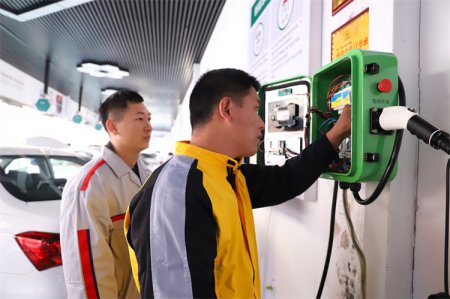 新能源汽車產(chǎn)銷一路狂飆,行業(yè)前景更廣闊!